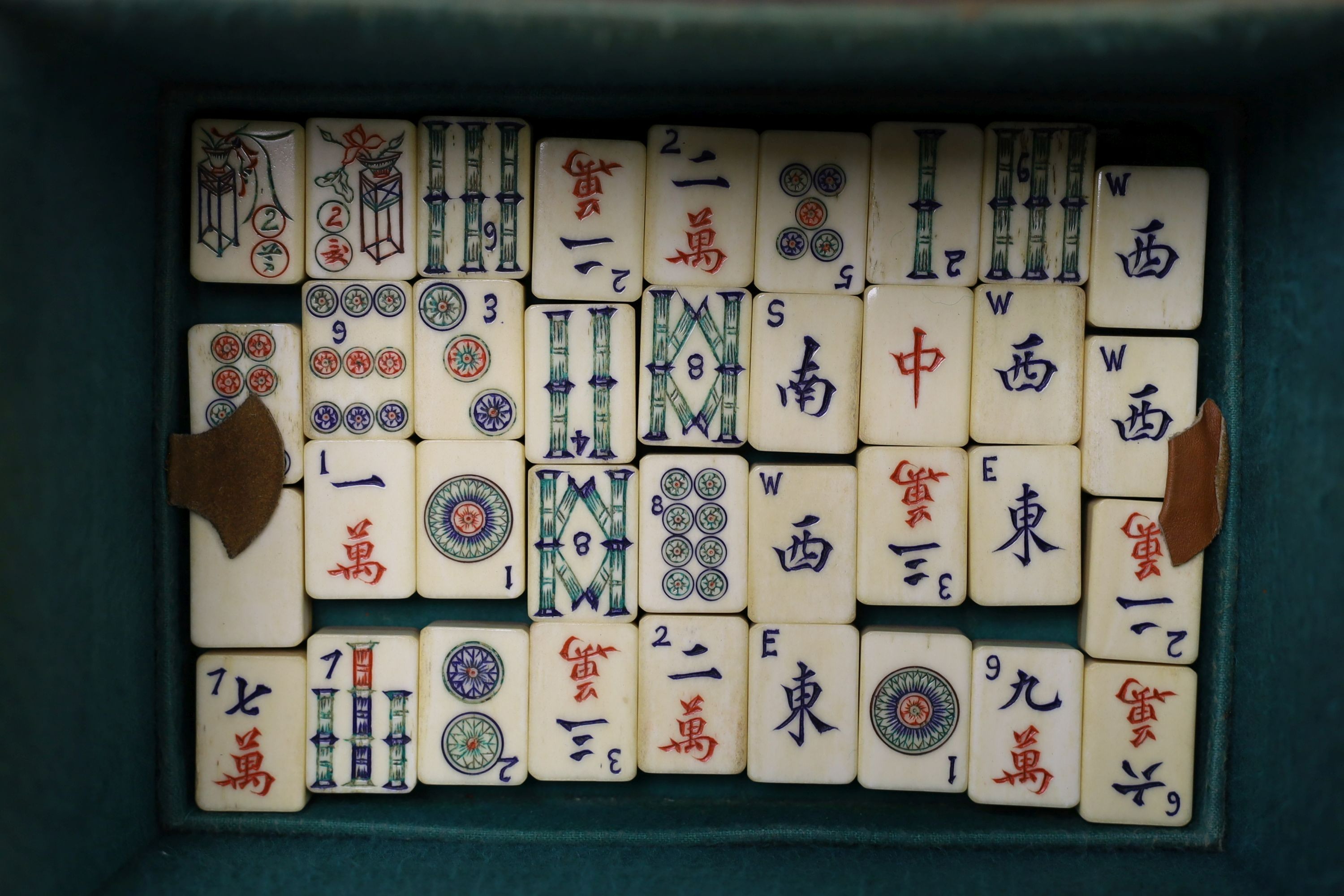 A leather boxed mahjong game